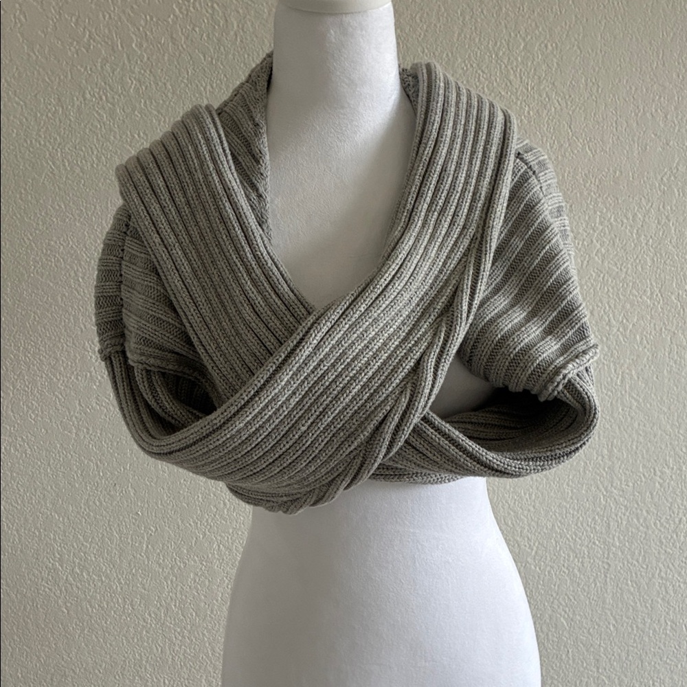 Simonett Gray Ribbed Shrug - Picture 2 of 7